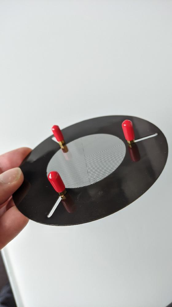 Masque de Bahtinov pour objectif photo. Diamètre extérieur de l'objectif : 65 à 100mm