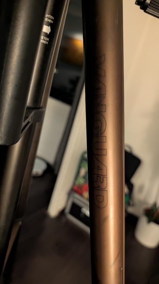 Jumelles PERL de nuit 12x80 + trépied Vanguard 