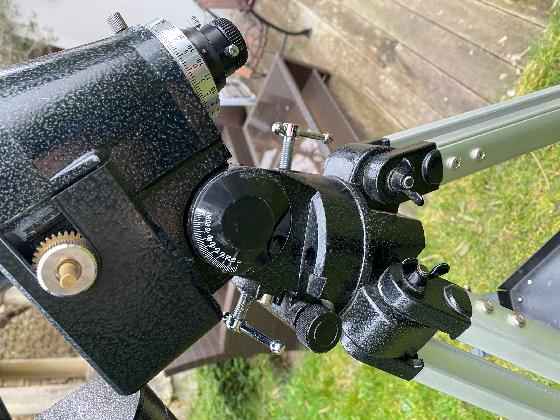 Lunette Meade 90/1000 sur monture EQ3/2 motorisée 2 axes