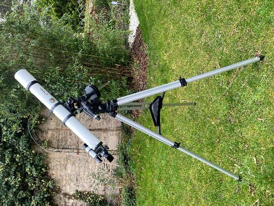 Lunette Meade 90/1000 sur monture EQ3/2 motorisée 2 axes