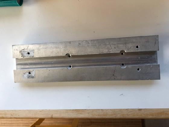 queue d'aronde mâle