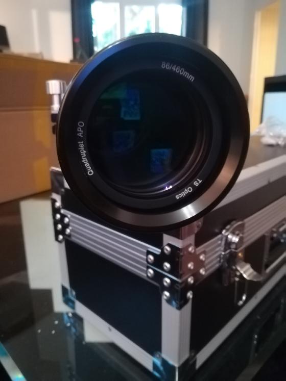 Lunette TS86 SDQ quadruplet APO champs plan F/D 5.4