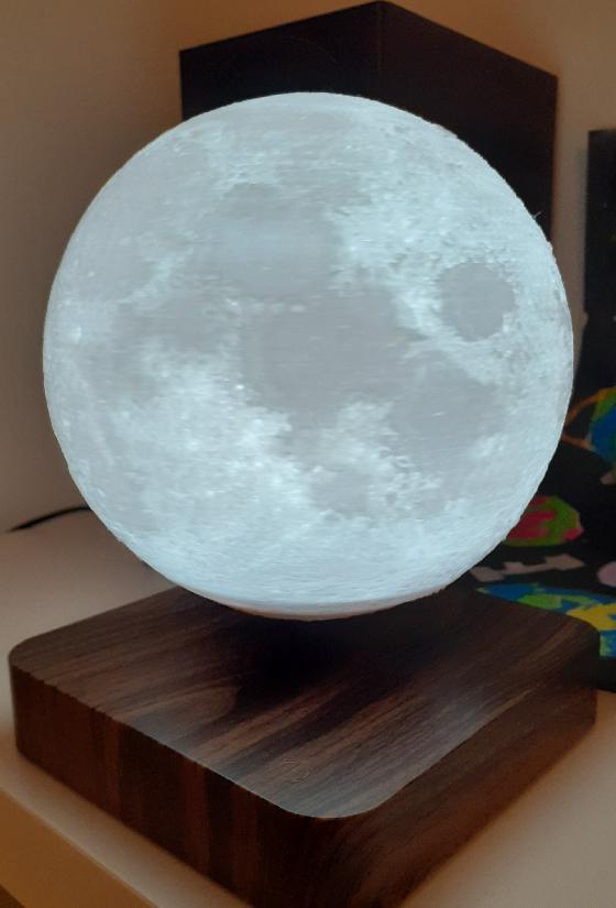 Objet déco: Globe Lune 3D en lévitation