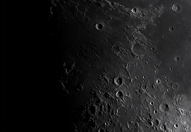 Lune du 20/06/2018 au T400 + T7 Astro + 610nm - gros plan