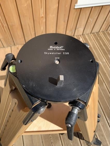 Tête EQ8