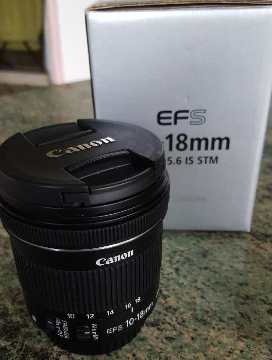 Objectif zoom Canon EF-S 10-18 mm F 4,5-5,6 IS STM