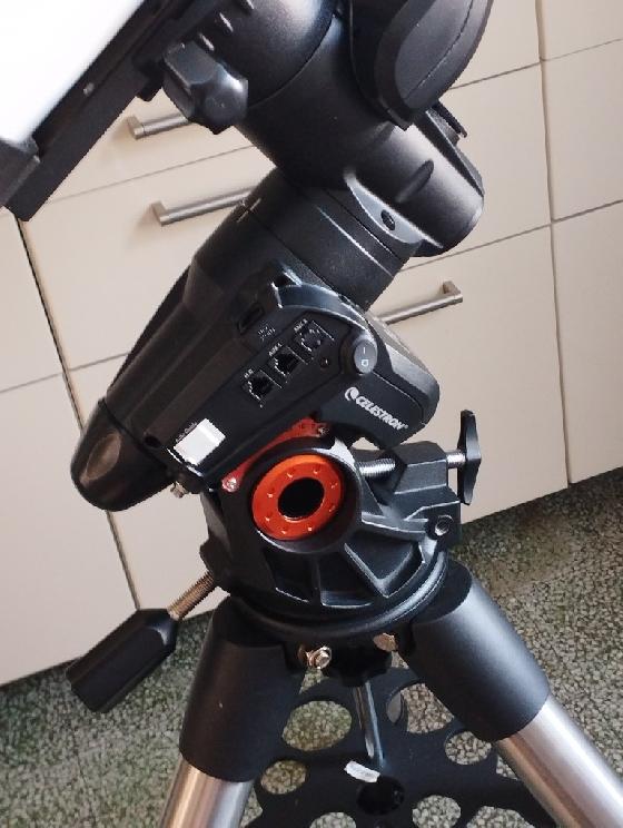 1)	Télescope Newton 200 mm GSO Guan Sheng,  f/4  avec équatoriale motorisée Advanced VX Celestron GOTO 