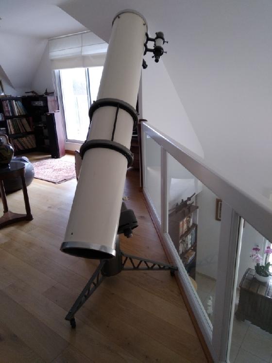 Vends une lunette  CAVE-ASTROLA 200/1600