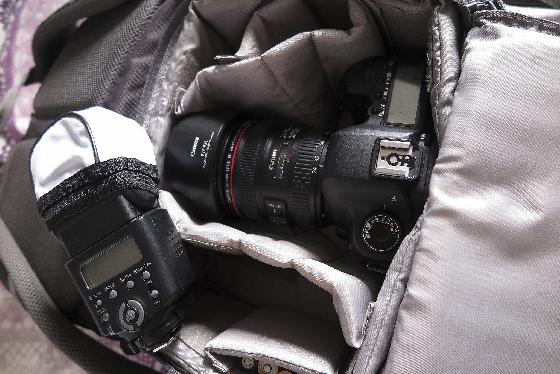 5D MARK II + 24-70 L F4 + FLASH