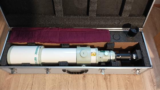 Takahashi TSA 120 avec ensemble d’accessoires pour photo/visuel