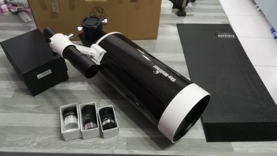 Mak skywatcher 127 + accessoires 