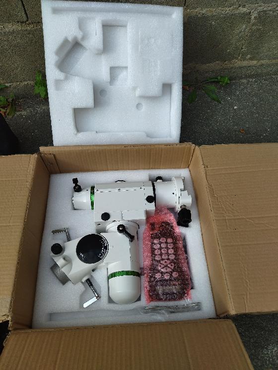 Lunette 80ED sur monture HEQ5 + valise et accessoires + réducteur/correcteur 0,85 SW