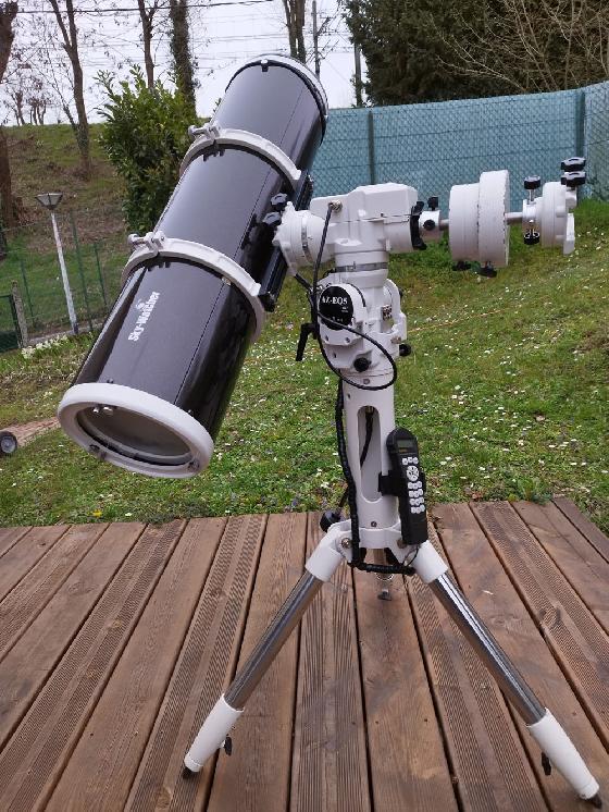 Monture Sky Watcher AZEQ5-GT et accessoires