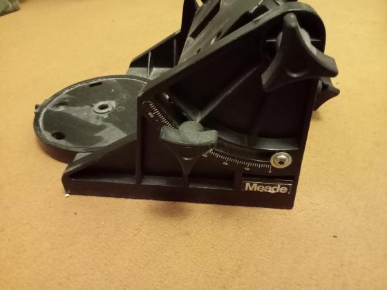 Table equatoriale meade + plaque adaptation LX90