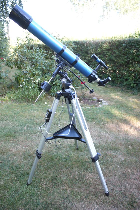 Lunette SW 90/900 + Monture EQ2 Motorisé AD + Oculaires + Sac transport tube