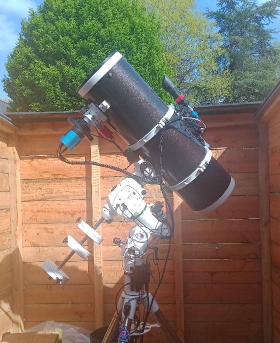 Sky-Watcher Newton Quattro 10" 250/1000 f/4 + correcteur de coma