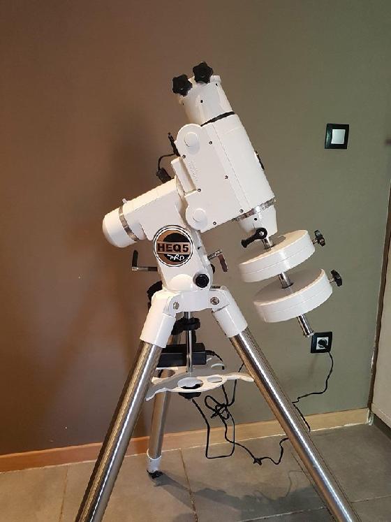 Sky-Watcher HEQ5 Pro avec Kit Poulies/Courroies Rowan Astro.