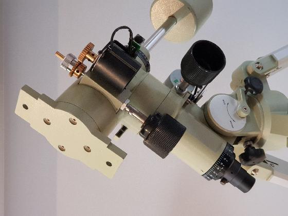 Monture equatoriale japonaise motorisée 