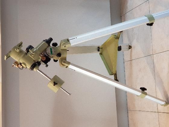 Monture equatoriale japonaise motorisée 