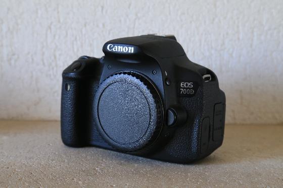 Canon 700D défiltré total + chargeur secteur