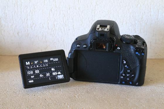 Canon 700D défiltré total + chargeur secteur