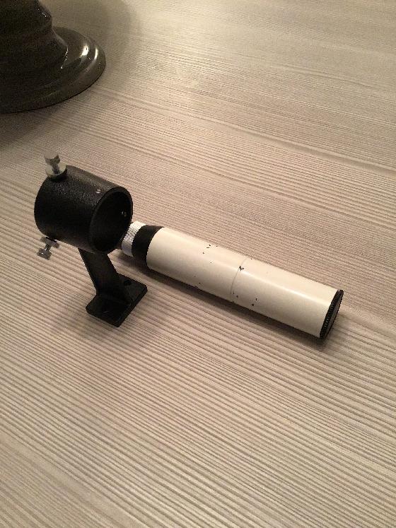 chercheur takahashi 6X30 + support noir