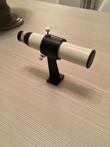 chercheur takahashi 6X30 + support noir