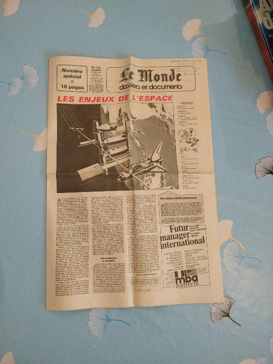 Lot 32 livres magasines et diapos 