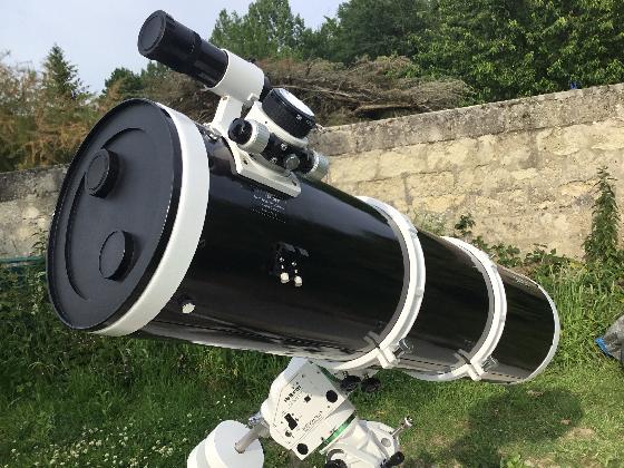 Télescope SKYWATCHER Black Diamond 254 X 1200mm F/D 4,7 