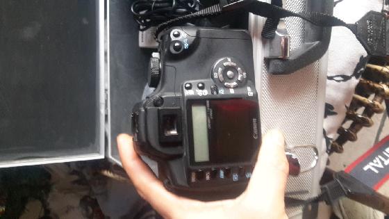 Vend ou échange canon  350d défiltré entièrement 
