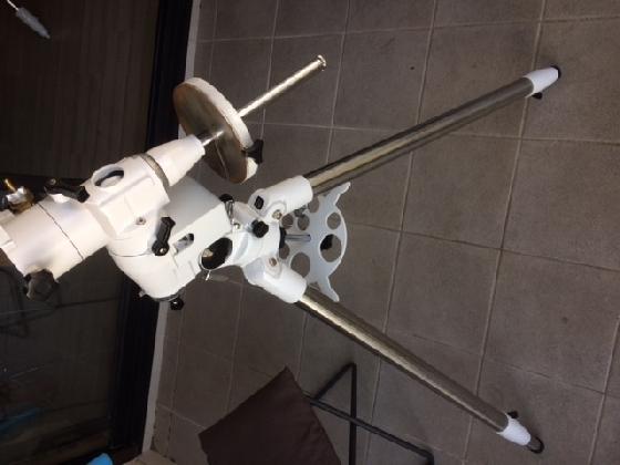 monture skywtacher neq5 motorisée 2 axes