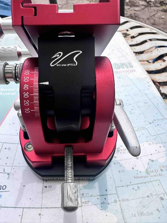 Base NEUVE William Optics en CNC laqué rouge