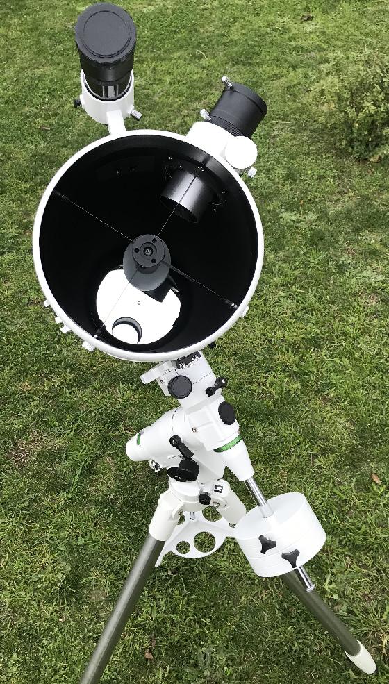 Skywatcher 200/1000 sur monture NEQ5 + housse