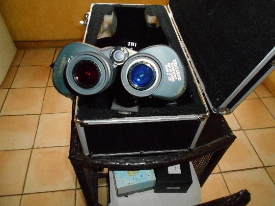 Jumelles astronomiques Brightsky ( Omegon) 28x110 et valise pour bricoleur