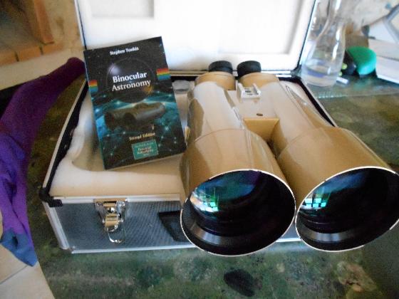 matériel complet d'observation aux jumelles astronomiques