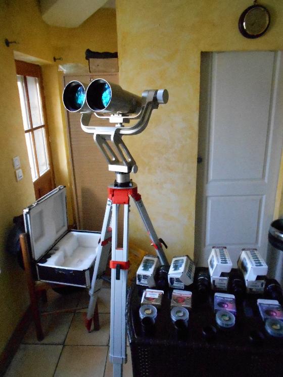 matériel complet d'observation aux jumelles astronomiques