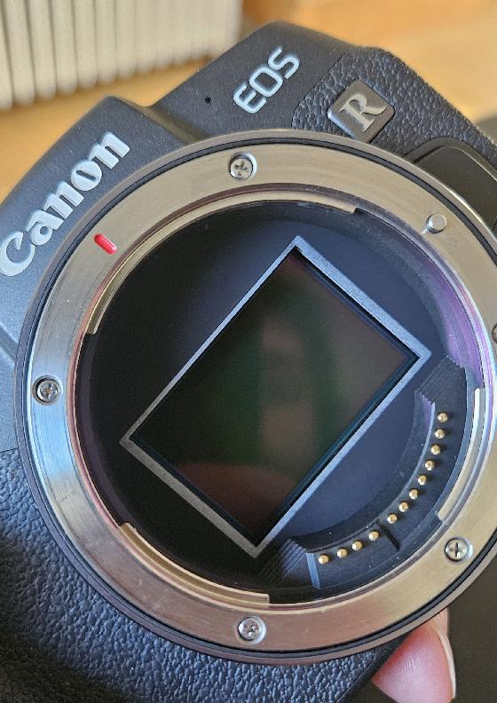 Canon EOS RP Refiltré Astrodon + accessoires et filtres