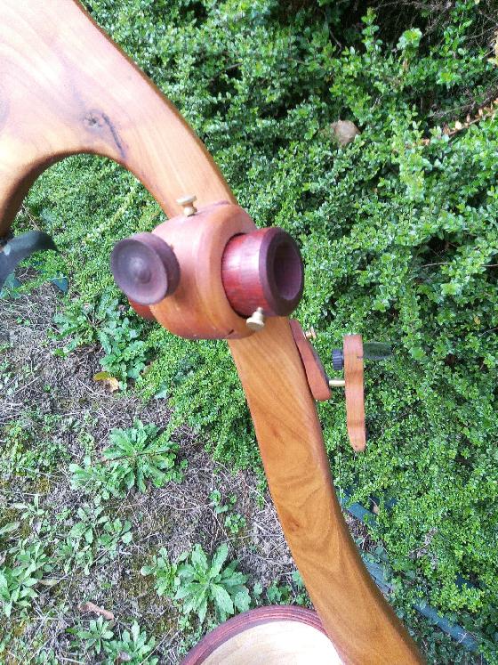 Telescope 200 F 4.5. Oeuvre d'art en bois. Monture boule