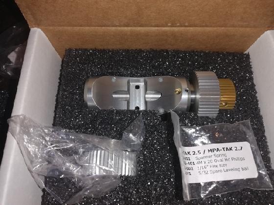 Dispositif de mise au point micrométrique pour Takahashi TAK 2,7 " (TRF 102) Starlight Instruments