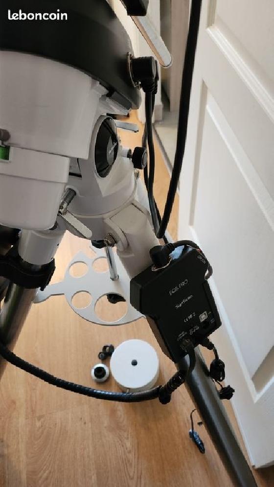 Monture Sky-Watcher NEQ-5 Pro Goto avec viseur polaire éclairé