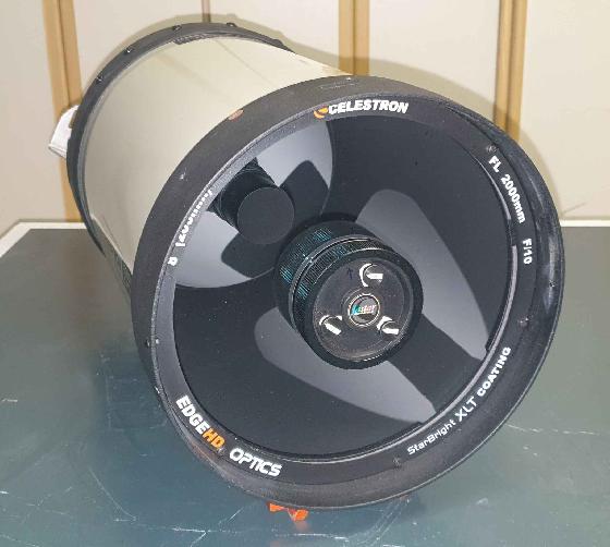 C8 Edge HD avec Focuseur Stralight et Accessoires