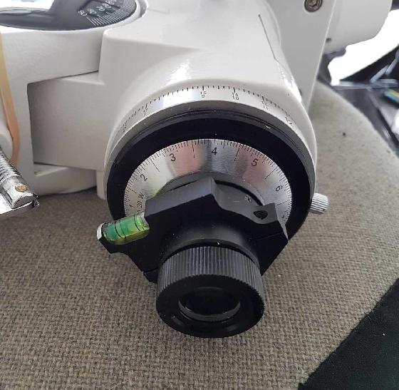 Niveau à bulle viseur polaire