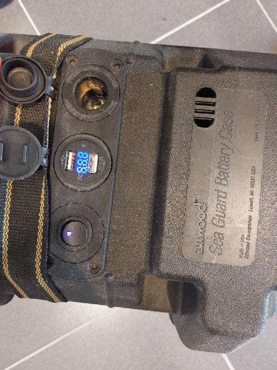 Caisse à batterie 12v