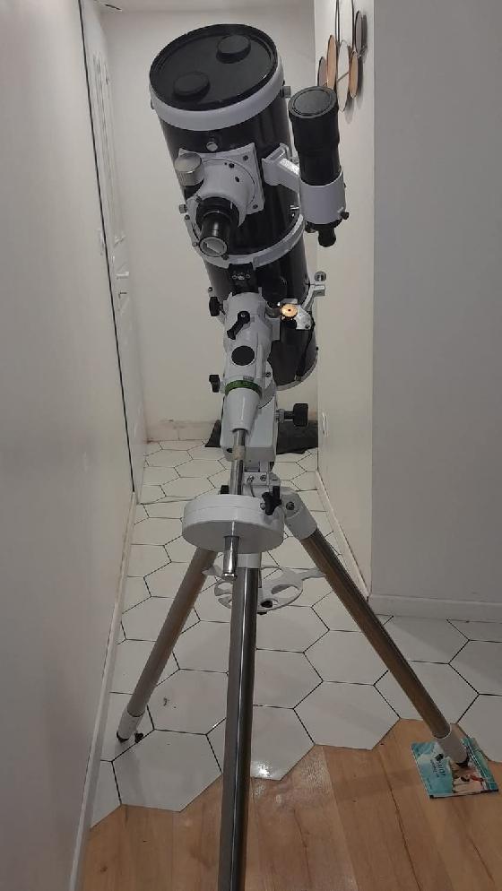 150/ 750 skywatcher neq5 motorisé 2axe