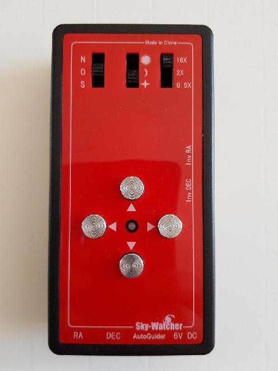 Raquette avec prise ST4 autoguidage pour EQ4 et NEQ5 motorisée