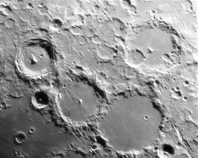 Quelque part sur la Lune