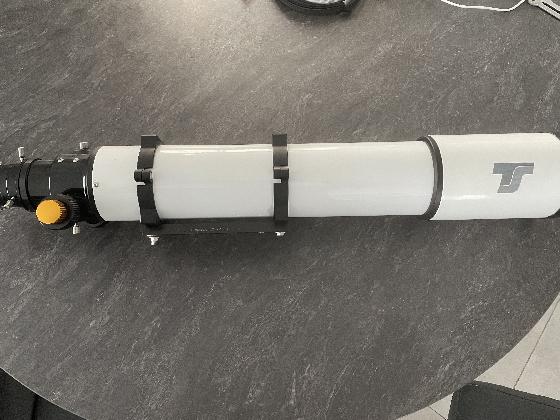 élescope réfracteur TS ED 102 mm Doublet f / 7 avec focaliseur 2,5 "
