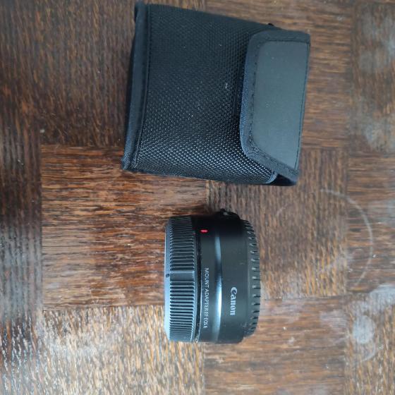 Bague d'adaptation Canon qui permet de monter les objectifs reflex EF sur des appareils hybrides Canon R (prix à débattre)