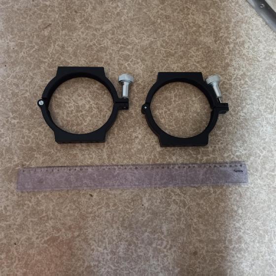 Paire de colliers pour instrument d'environ 100mm de diamètre (prix à débattre)