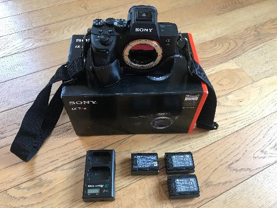 Sony A7RIV (état neuf moins de 5000 photos) et objectif 24-70 Sigma Art 2.8